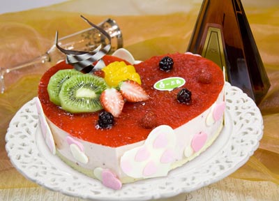 钟情(2磅):2磅(8寸),白巧克力慕斯+覆盒子果肉+