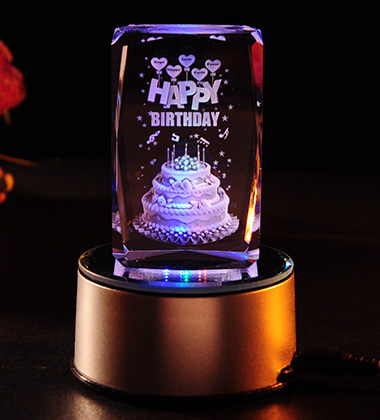 送女朋友生日礼物送什么好?